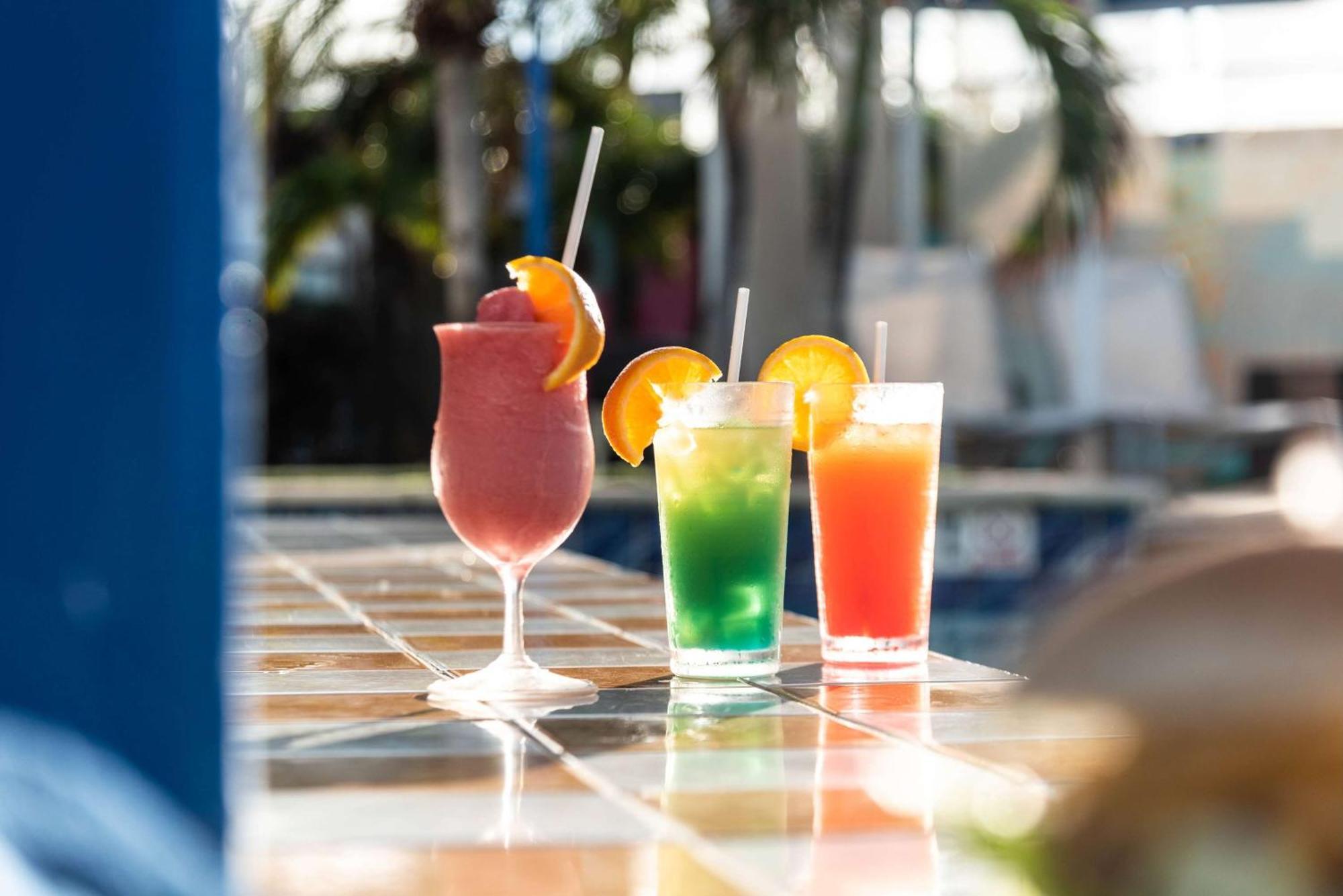 מלון פאלם ביץ' Tryp By Wyndham Aruba (Adults Only) מראה חיצוני תמונה